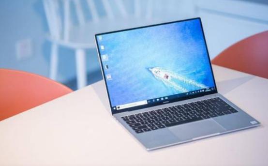 华为的2020 MateBook X Pro看起来像翠绿色